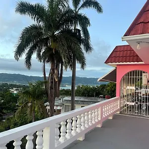 Guest house Three Palm